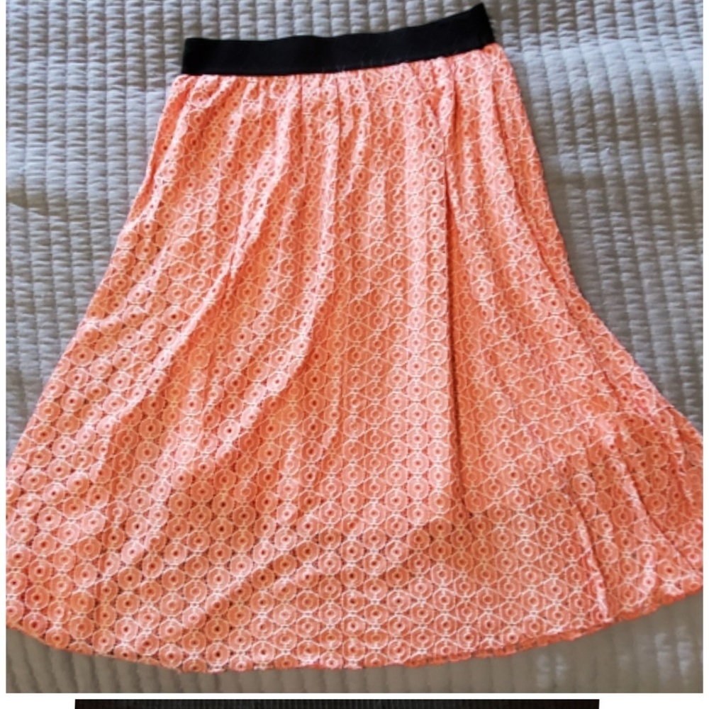 Peachy Pink Lularoe eyelet Lola size Large